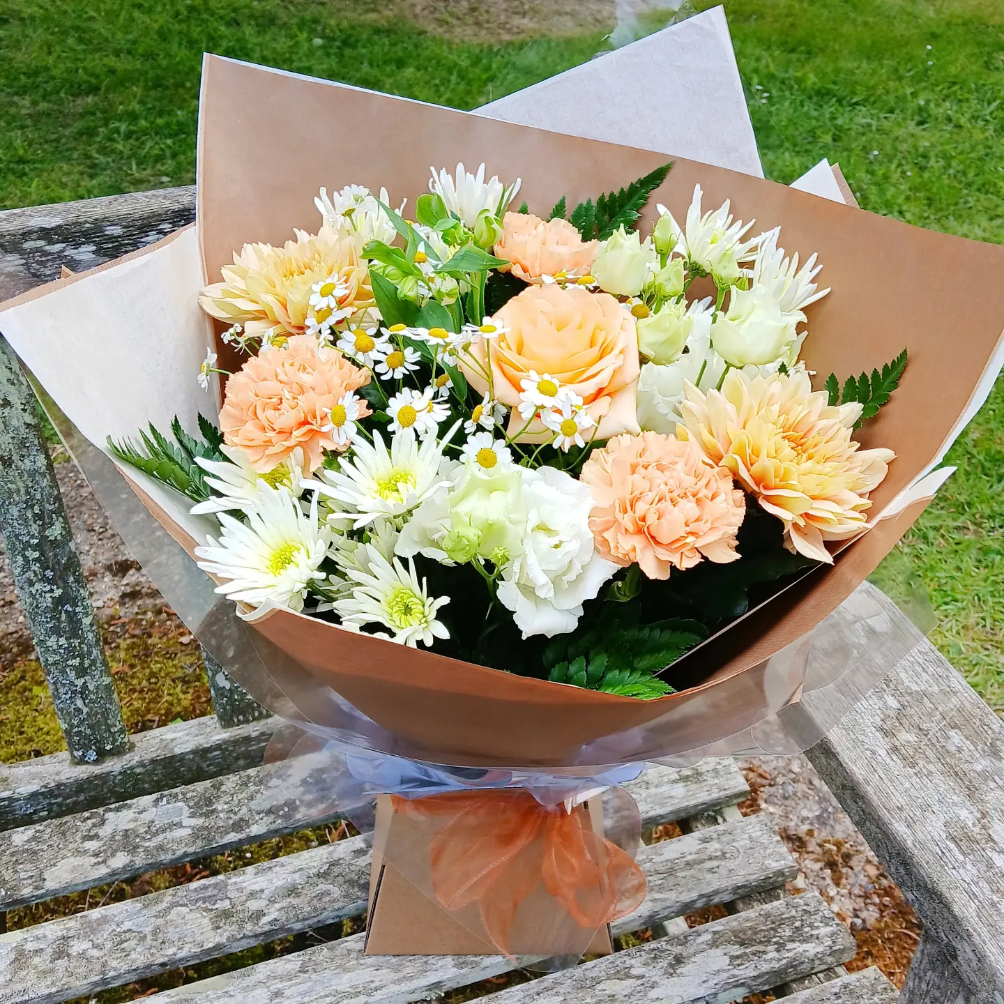 Keymer Hall Residents Design Their Own Flower Bouquet