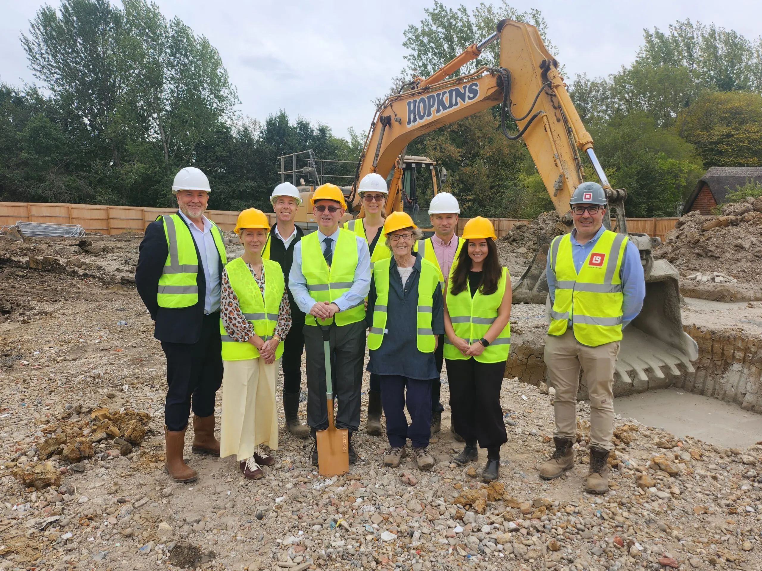Wokingham’s Mayor Breaks Ground at Evendon View