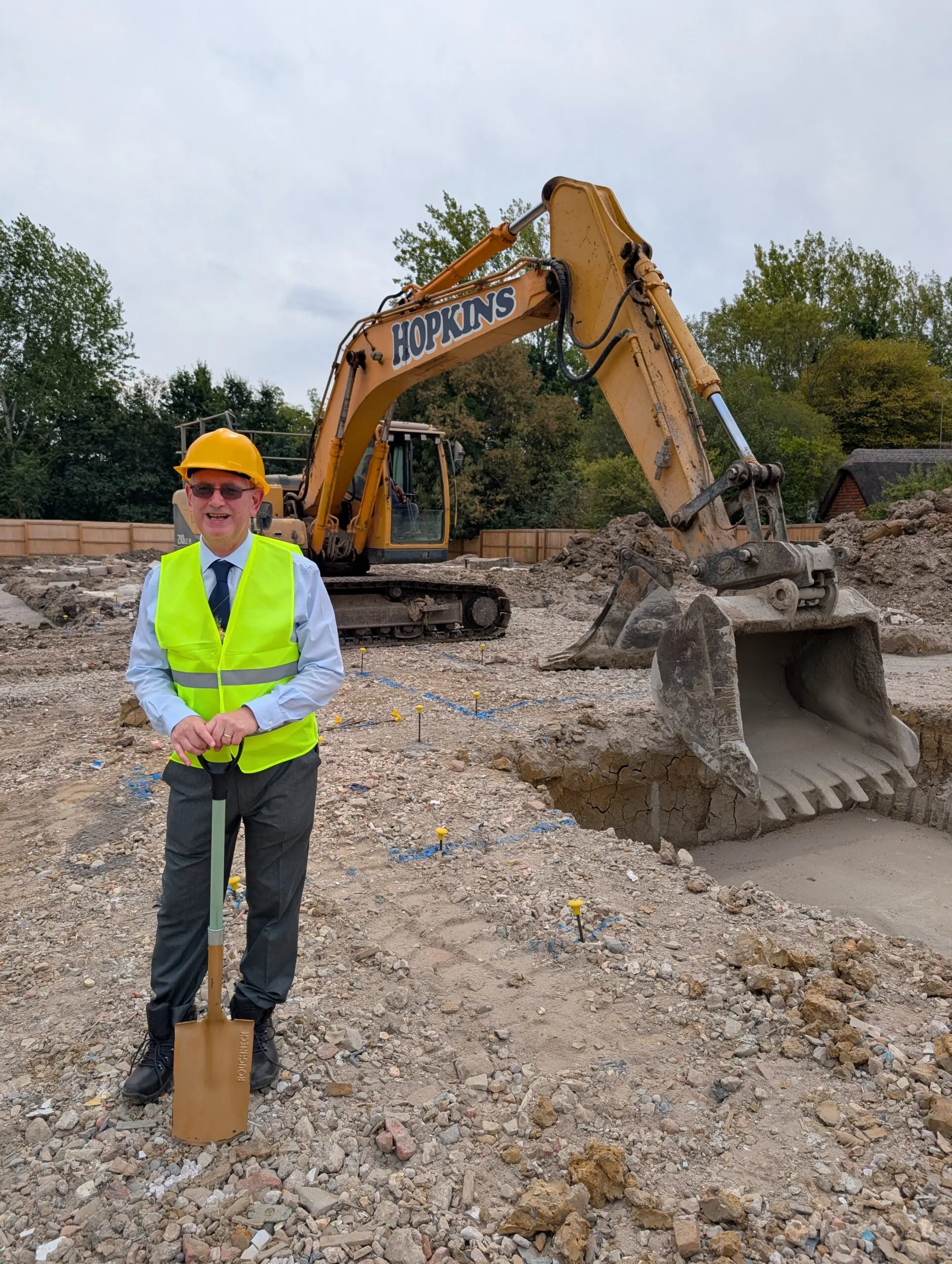 Wokingham’s Mayor Breaks Ground at Evendon View gallery item #6