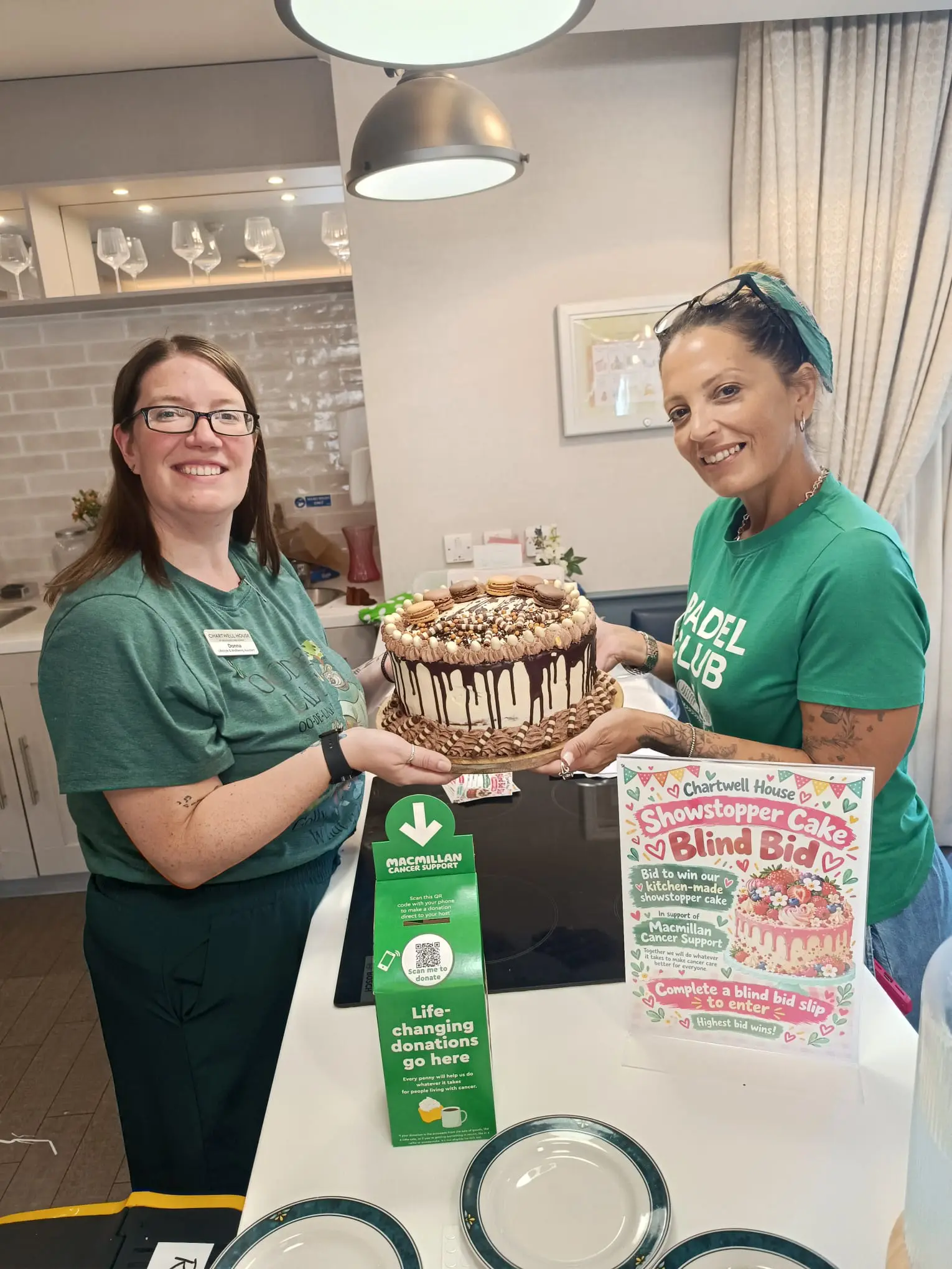 Cake Auction Helps Raise £300 at Chartwell House