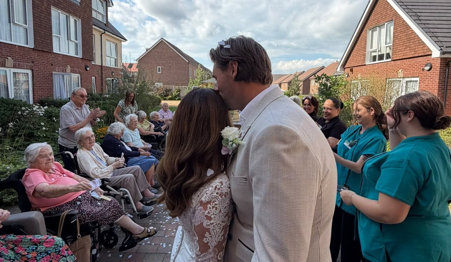 Chartwell House Residents Give Bride the Confetti She Missed gallery item #4