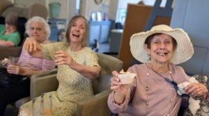 Chartwell House Residents Give Bride the Confetti She Missed thumb item #1