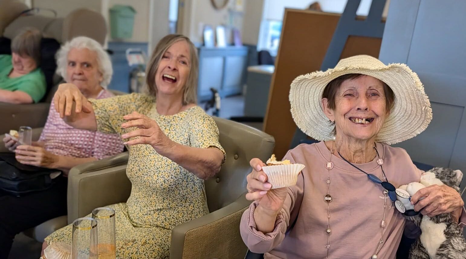 Chartwell House Residents Give Bride the Confetti She Missed gallery item #1